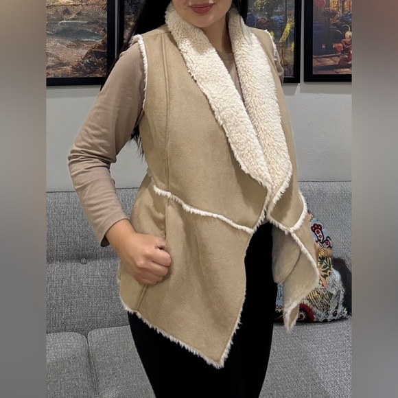 By and By | Vest Faux Fur And Polyester with pockets. Size M. Watch VIDEO - Picture 4 of 4